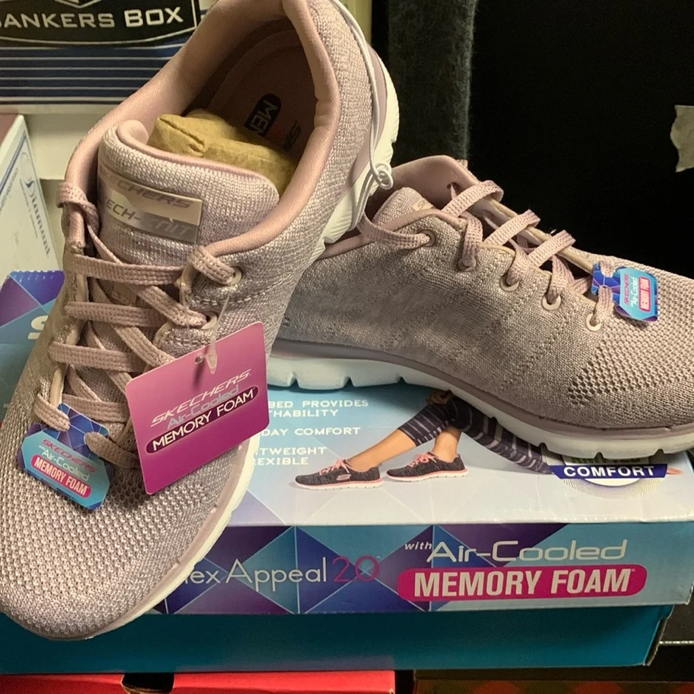 Sketchers sneakers memory foam size 7 color Lilac - Picture 1 of 4